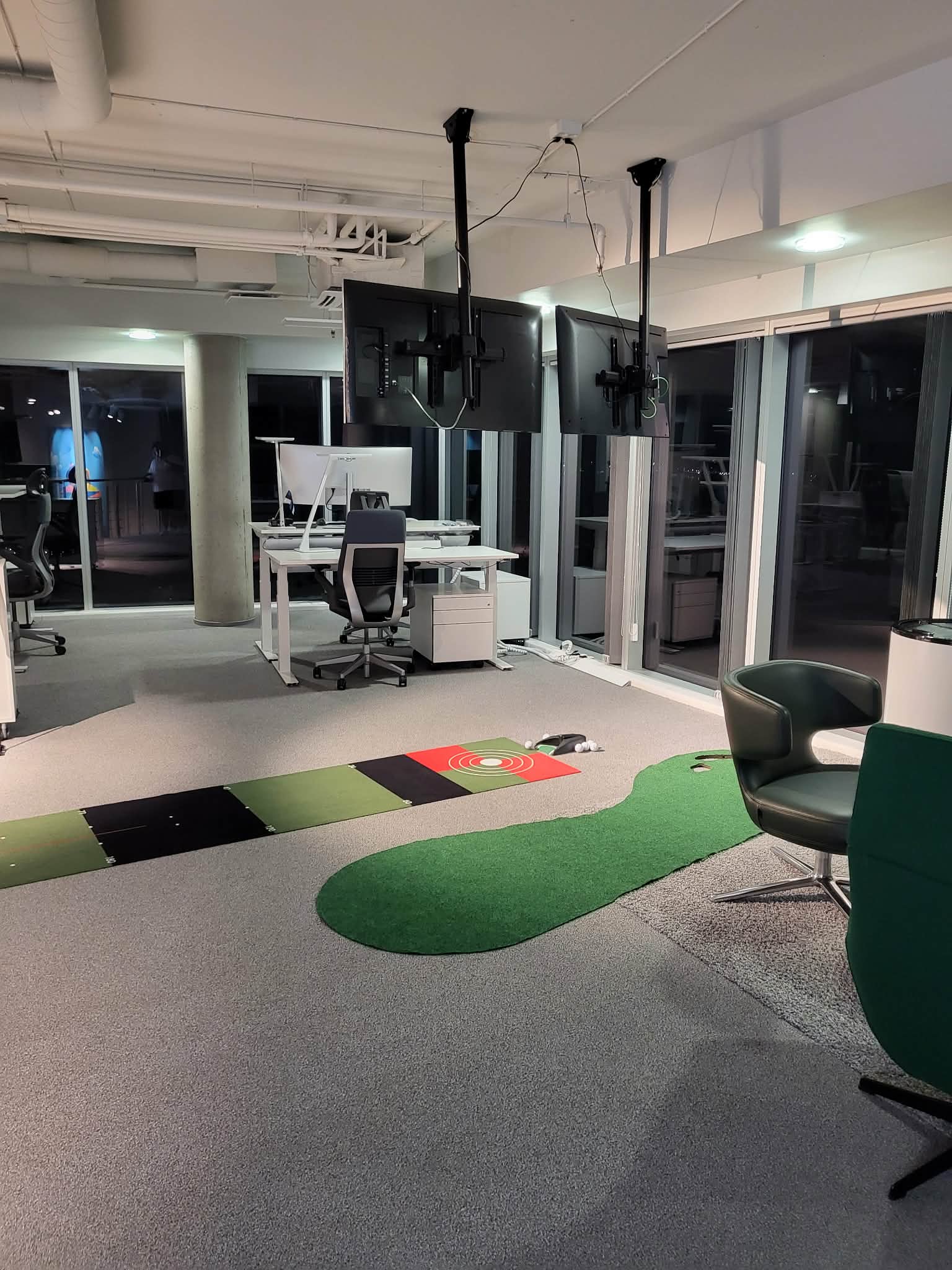 Office cleaning gallery image 1