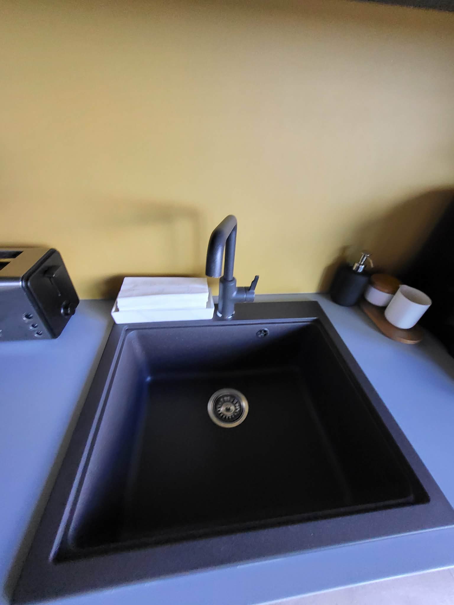 Office cleaning gallery image 25