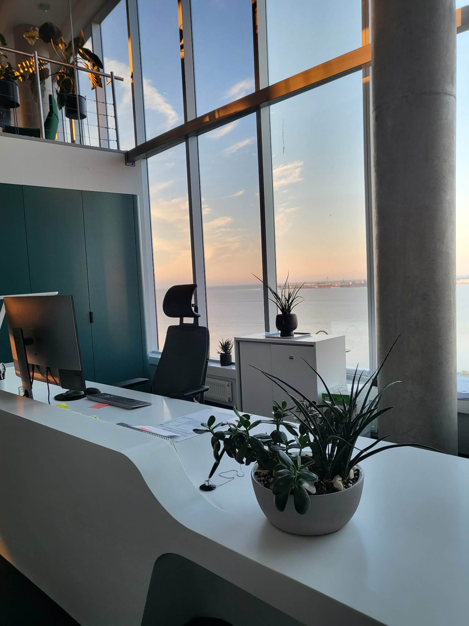 Office cleaning gallery image 9